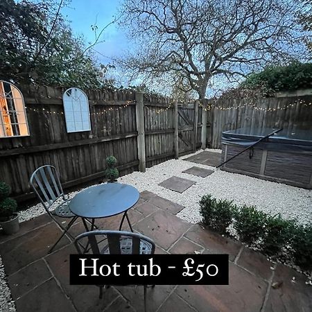 The Hideaway, Hot Tub Apartman Henley-in-Arden Kültér fotó
